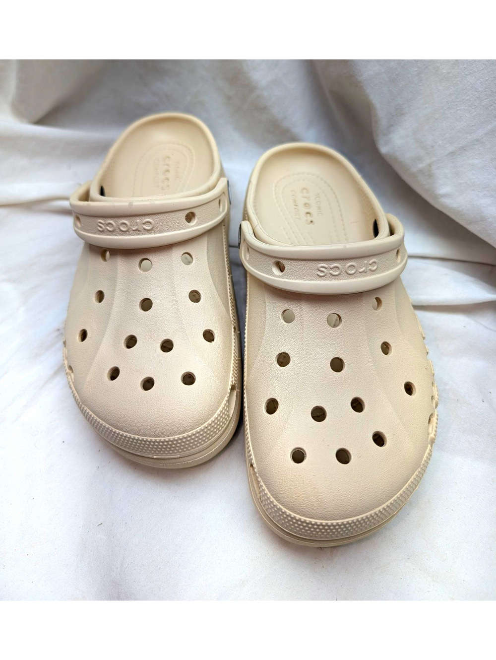 Crocs Women’s Beige Clog Sandal US 9 Rubber Upper Pre-Owned Good